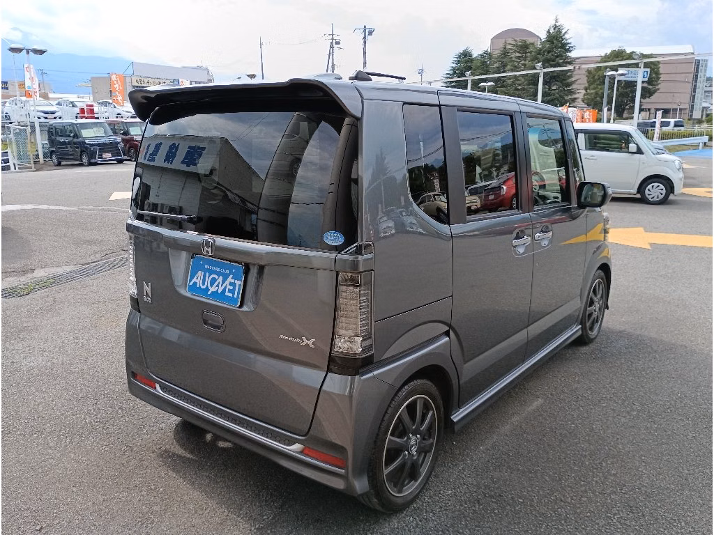 HONDA N-BOX