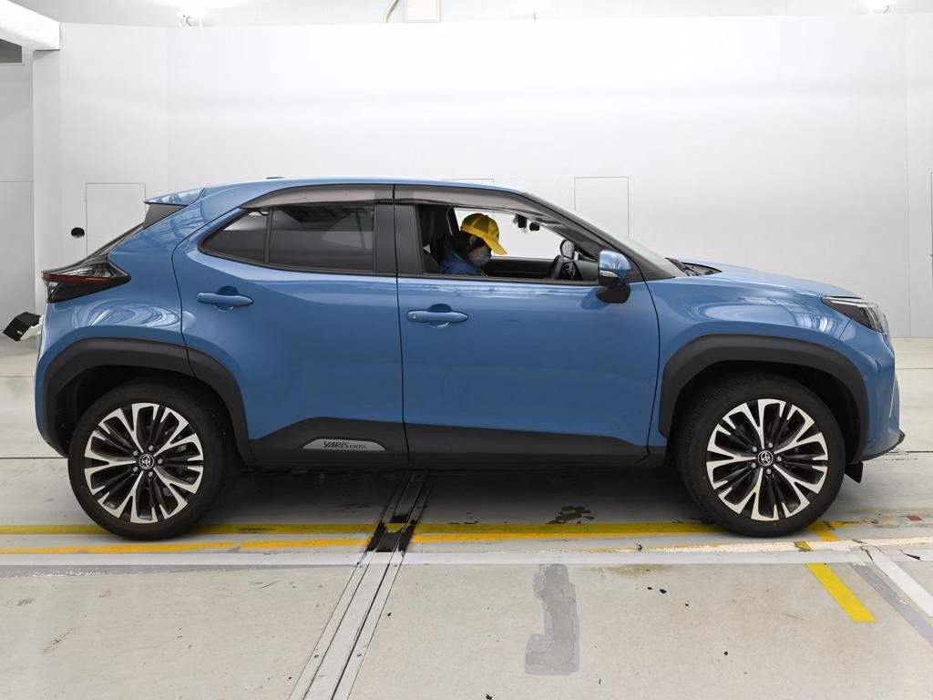 TOYOTA YARIS CROSS