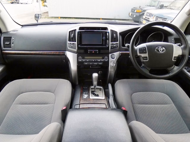 TOYOTA LAND CRUISER