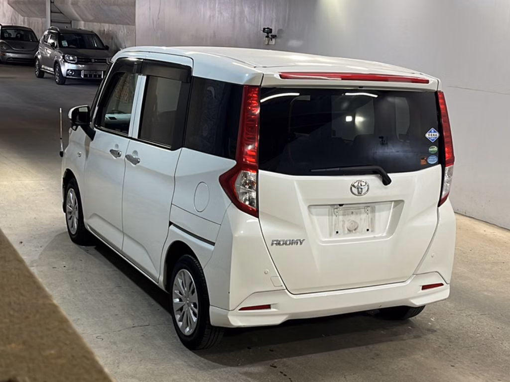 TOYOTA ROOMY