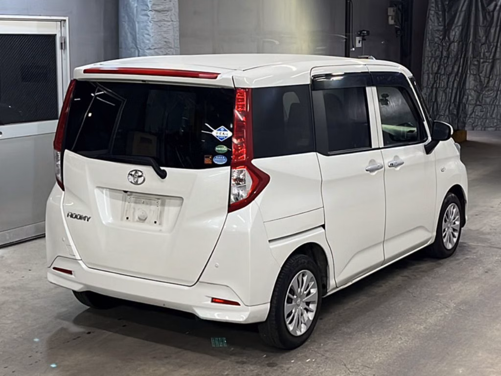 TOYOTA ROOMY