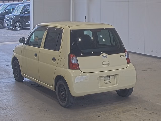 DAIHATSU ESSE