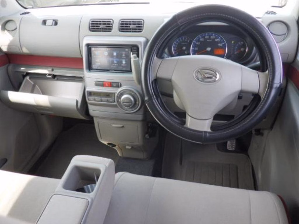 DAIHATSU MOVE CONTE