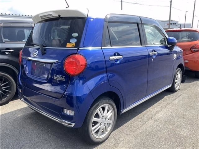 DAIHATSU CAST
