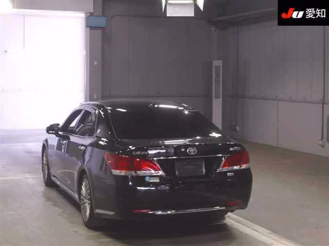 TOYOTA CROWN MAJESTA