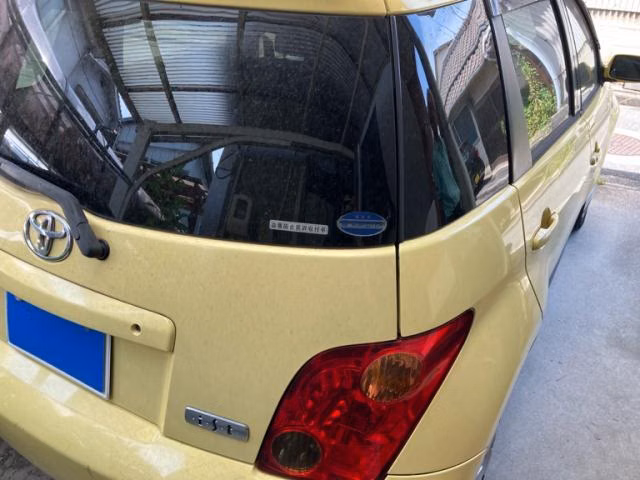 TOYOTA IST