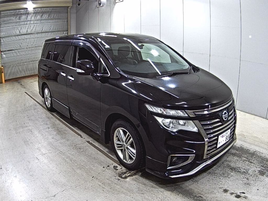 NISSAN ELGRAND