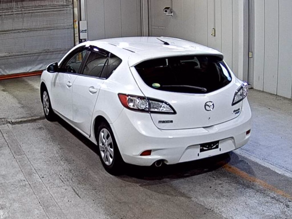 MAZDA AXELA