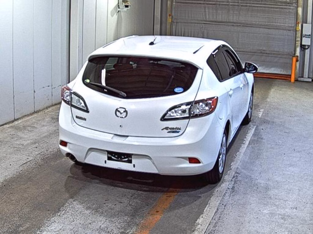 MAZDA AXELA