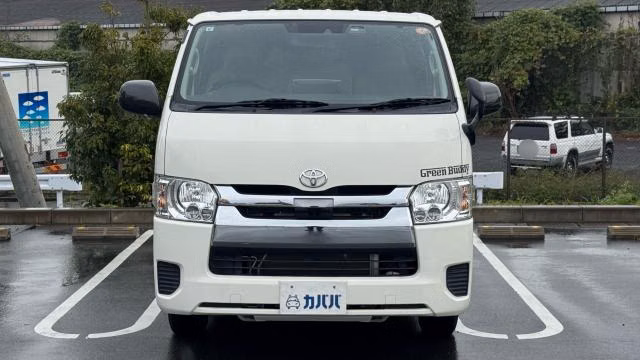 TOYOTA REGIUS ACE