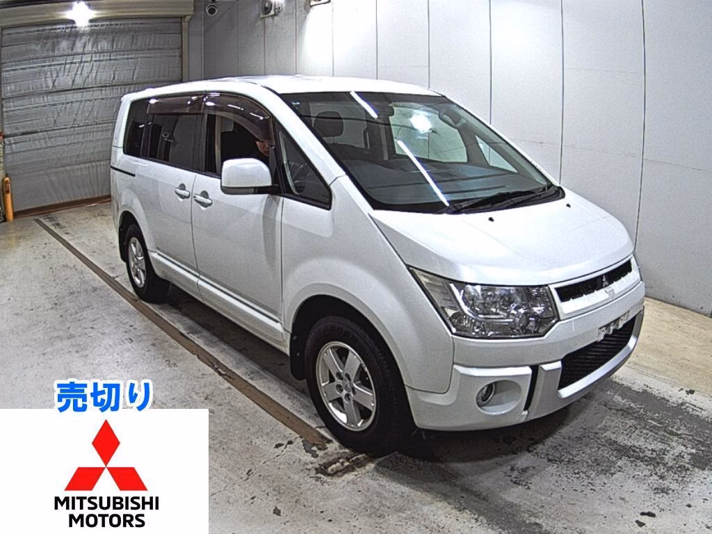 MITSUBISHI DELICA D:5