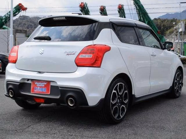 SUZUKI SWIFT