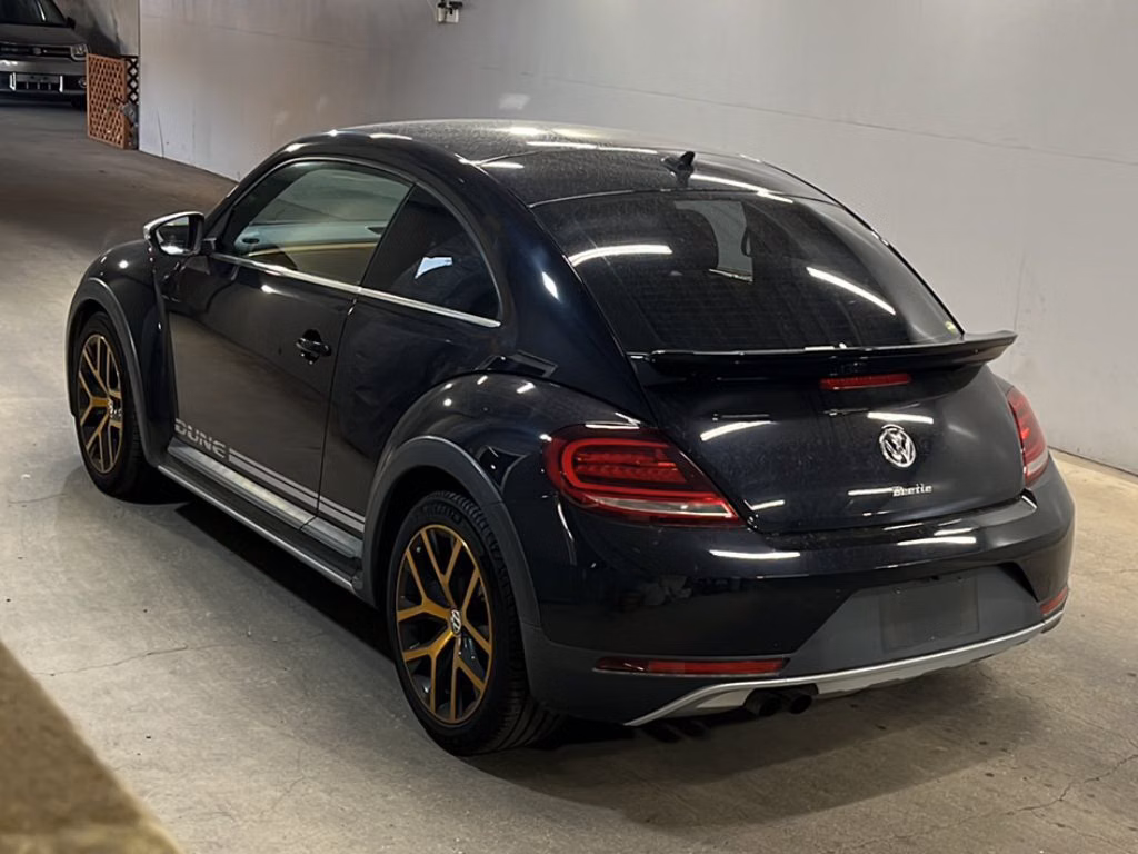 VOLKSWAGEN BEETLE