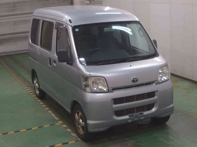 TOYOTA PIXIS VAN