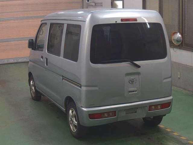 TOYOTA PIXIS VAN
