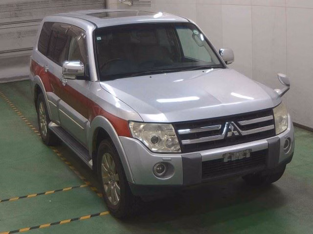 MITSUBISHI PAJERO
