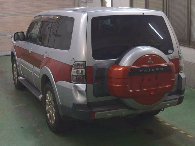 MITSUBISHI PAJERO