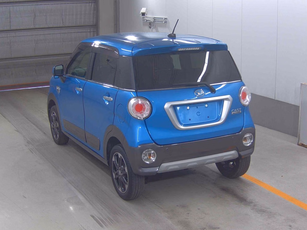 DAIHATSU CAST