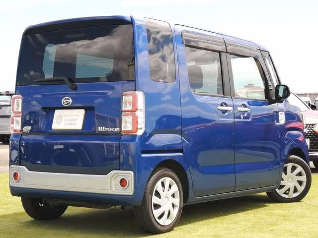 DAIHATSU WAKE