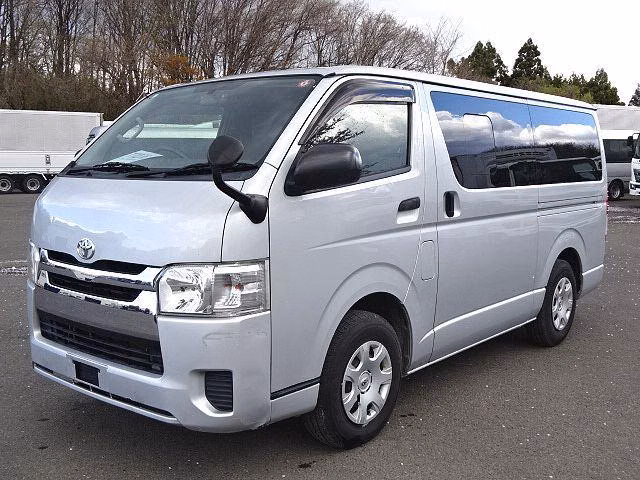 TOYOTA REGIUS ACE