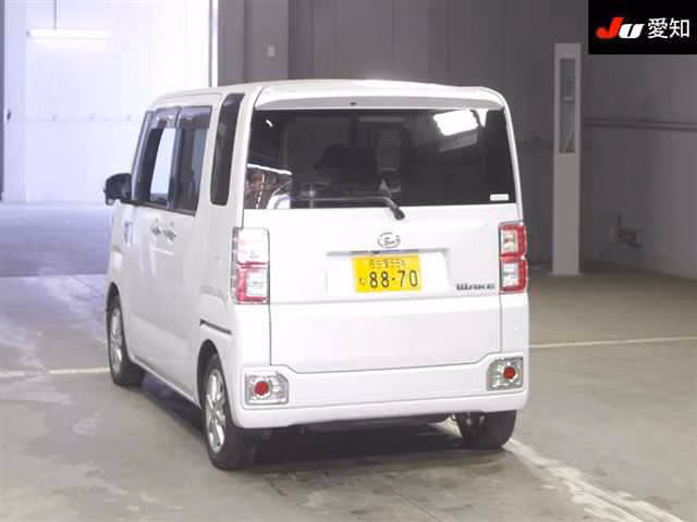 DAIHATSU WAKE