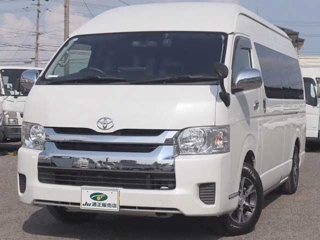 TOYOTA HIACE