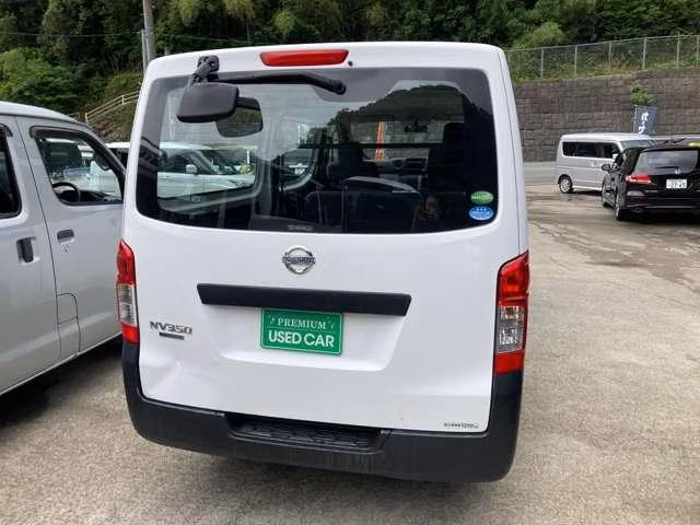 NISSAN NV350 CARAVAN