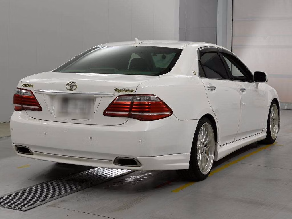 TOYOTA CROWN