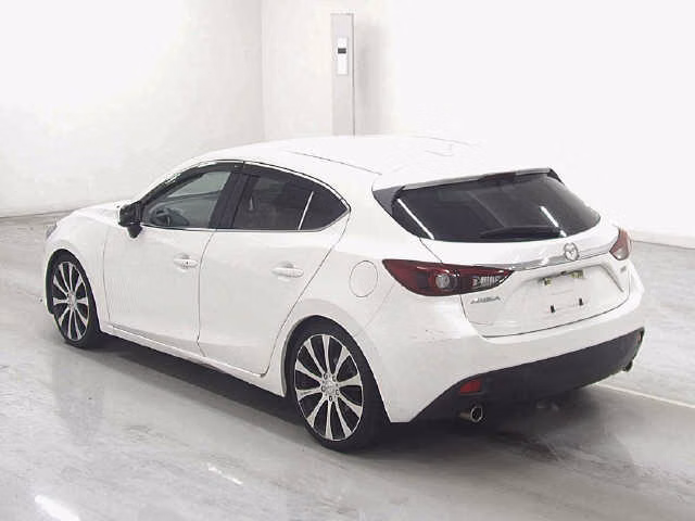 MAZDA AXELA