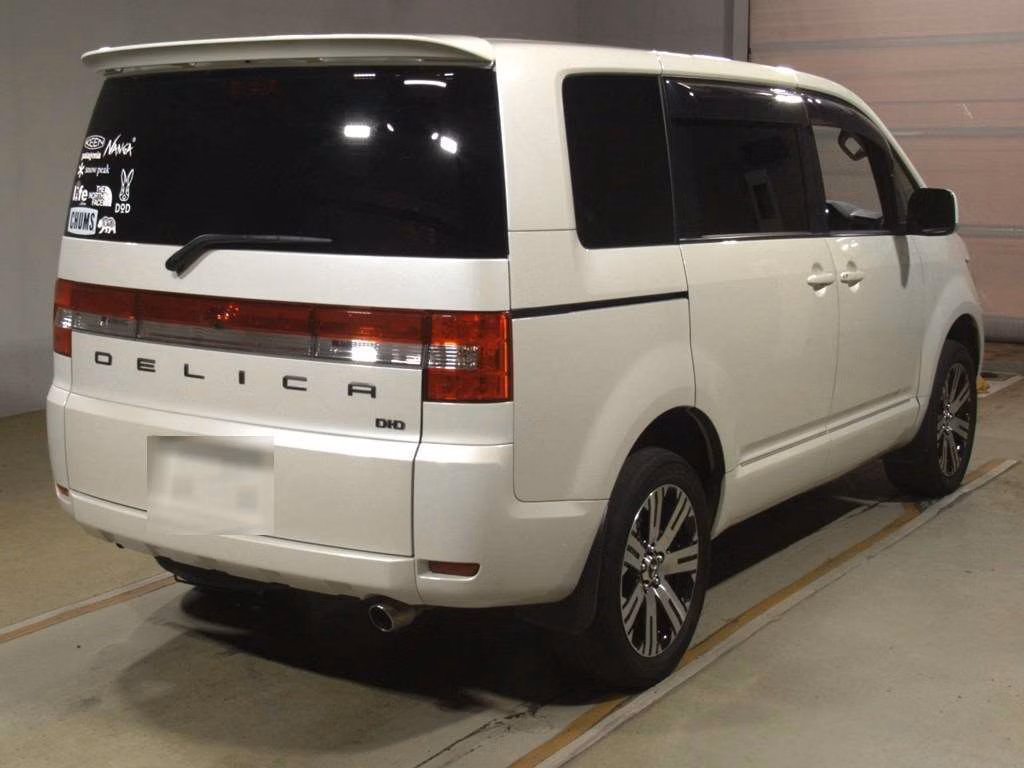 MITSUBISHI DELICA D:5