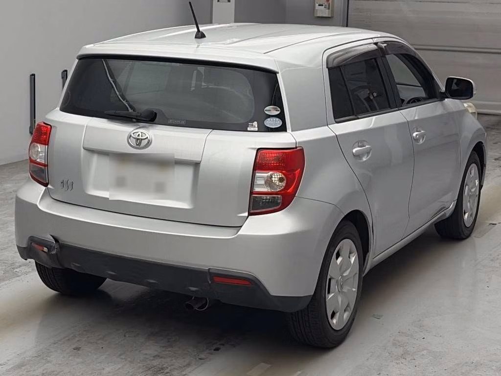 TOYOTA IST