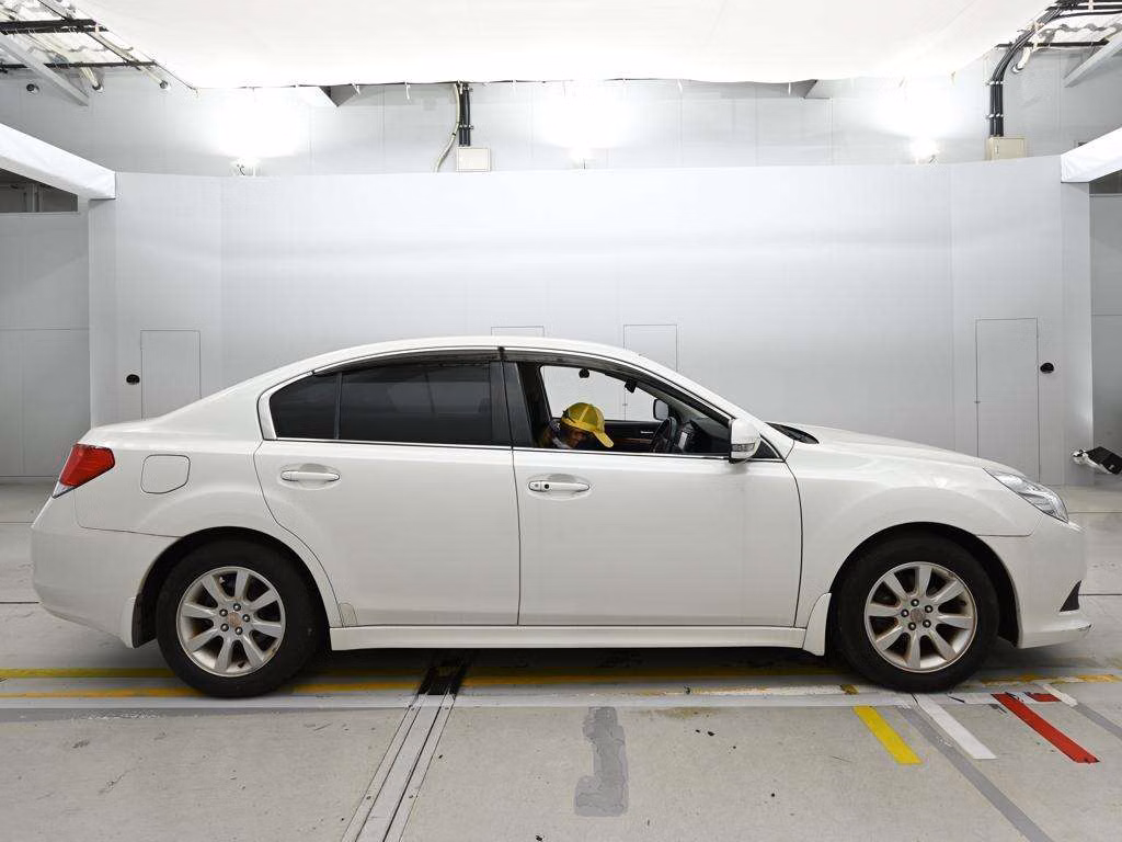 SUBARU LEGACY B4