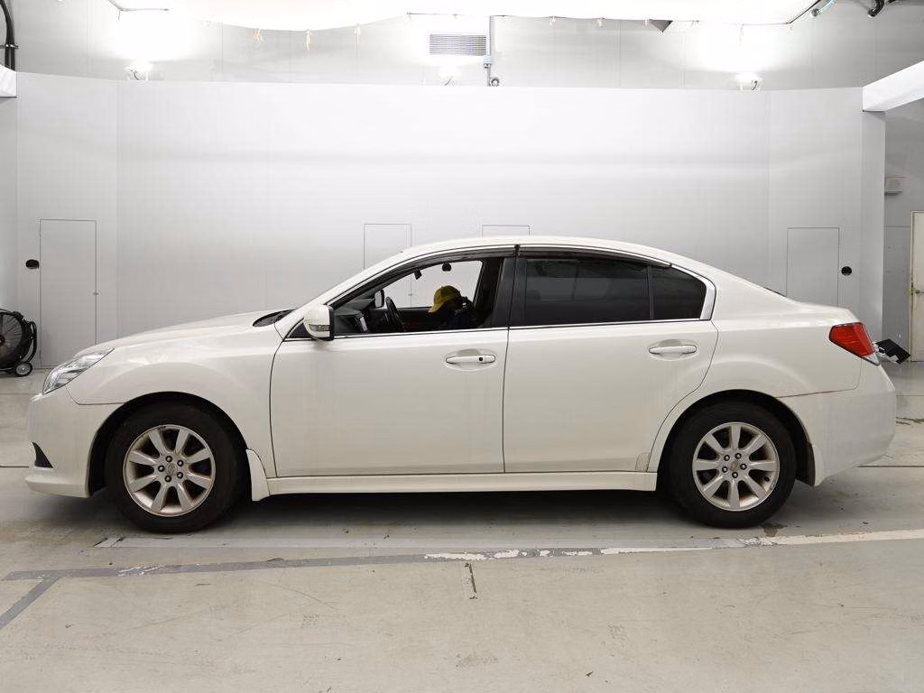 SUBARU LEGACY B4