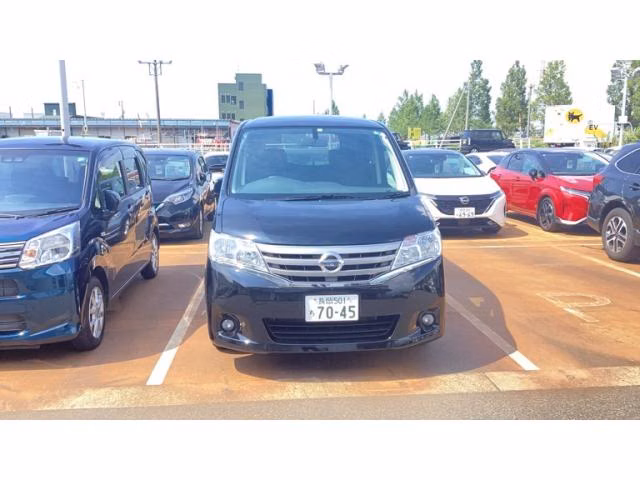 NISSAN SERENA