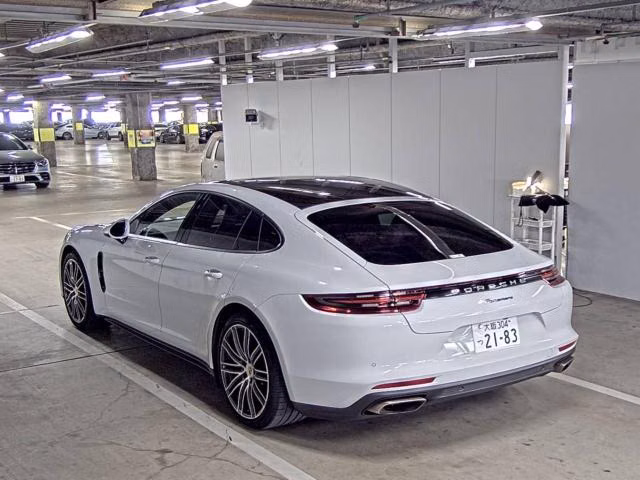 PORSCHE PANAMERA