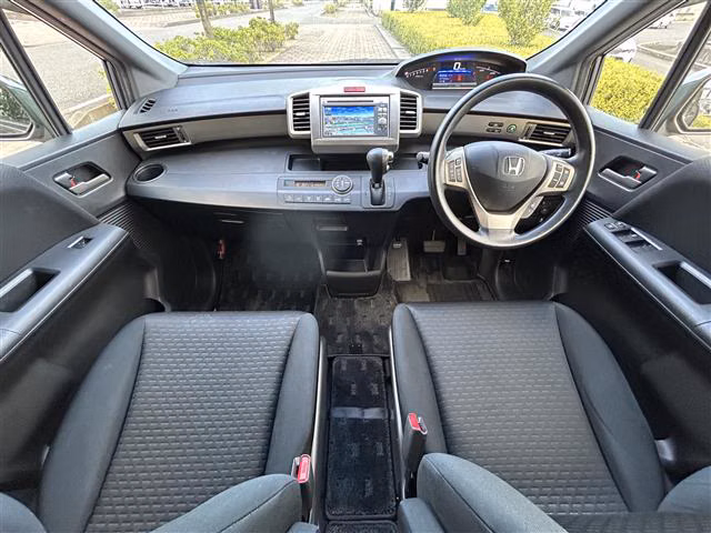 HONDA FREED SPIKE