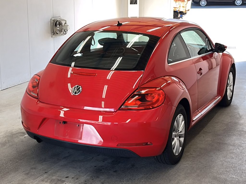 VOLKSWAGEN BEETLE