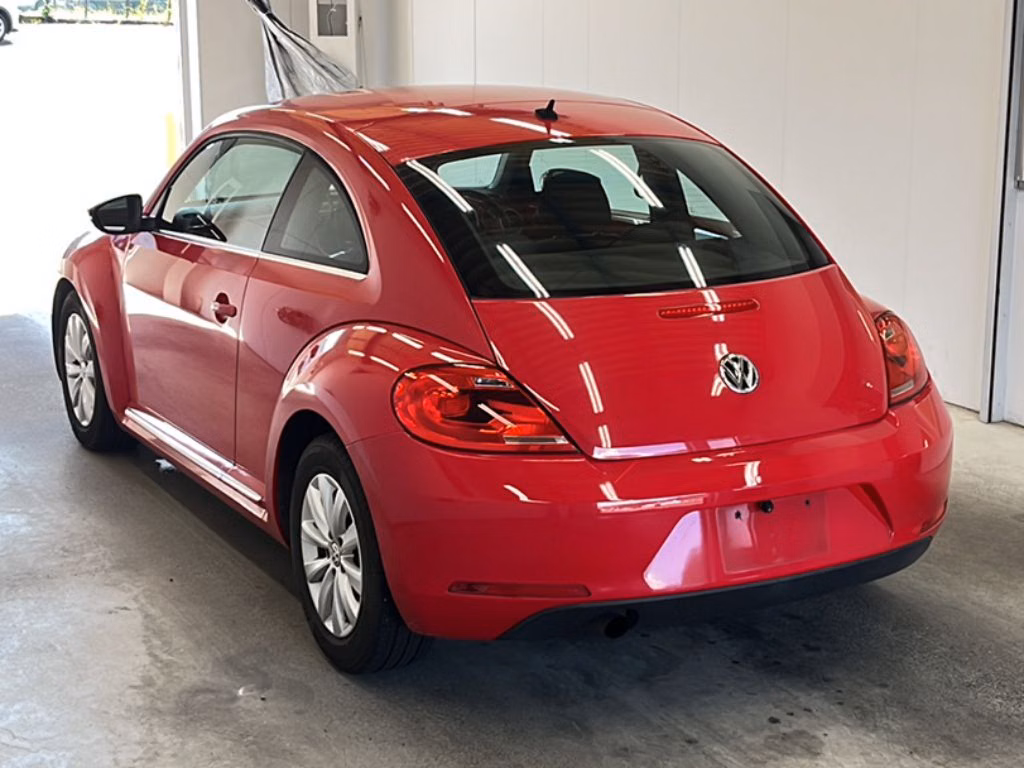 VOLKSWAGEN BEETLE