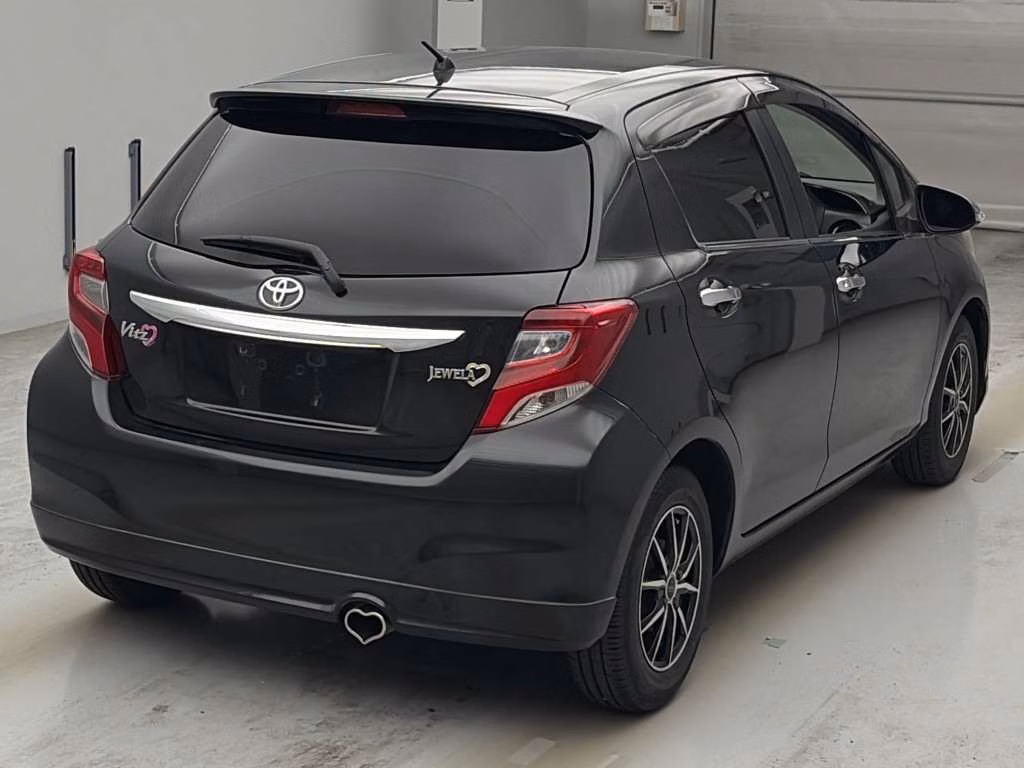TOYOTA VITZ