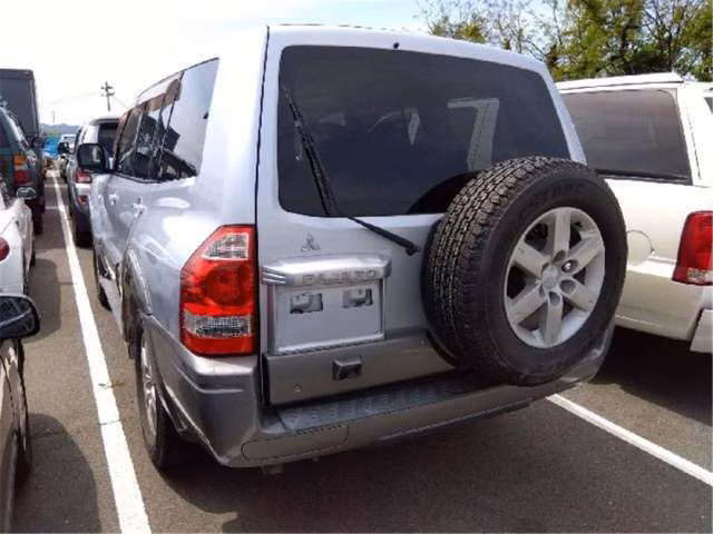MITSUBISHI PAJERO