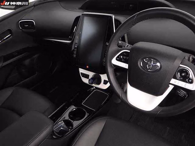 TOYOTA PRIUS PHV