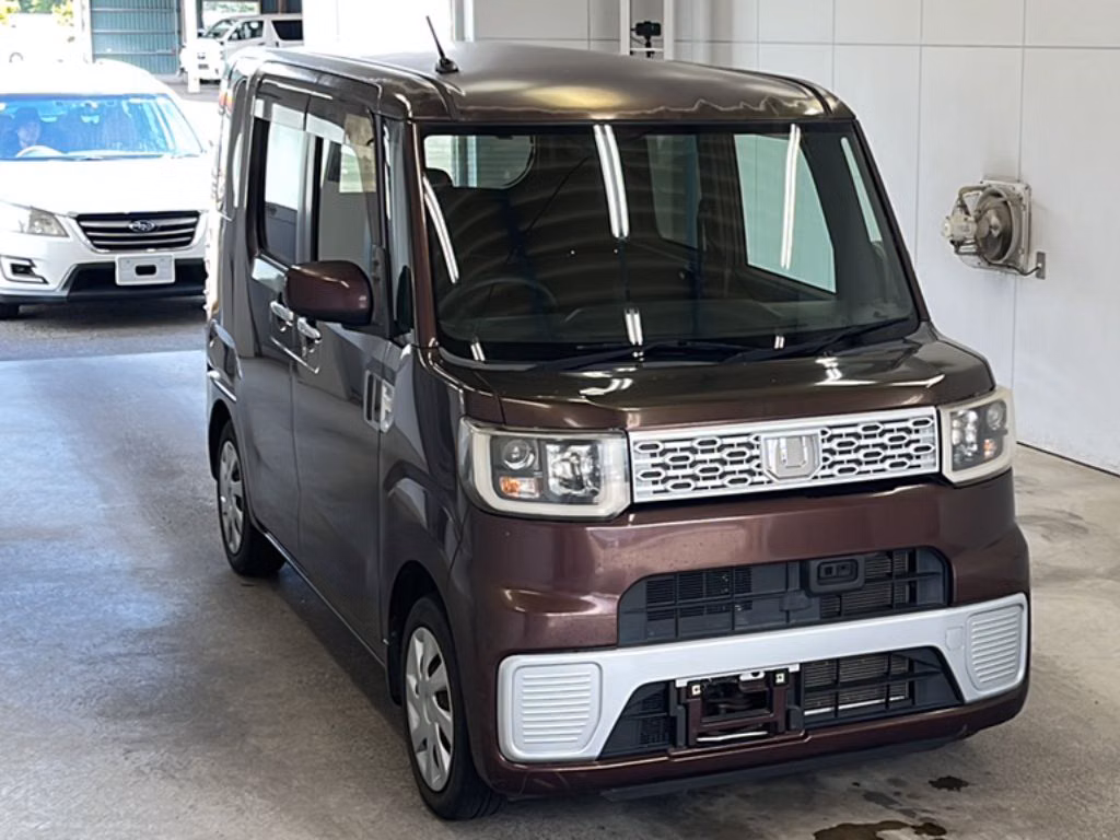 DAIHATSU WAKE