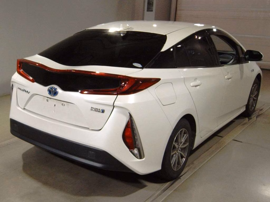 TOYOTA PRIUS PHV