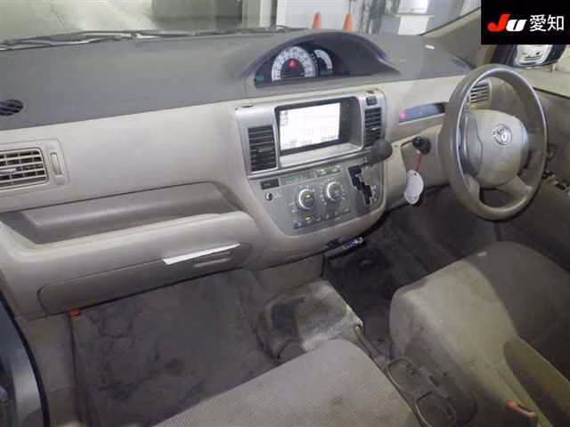 TOYOTA RAUM