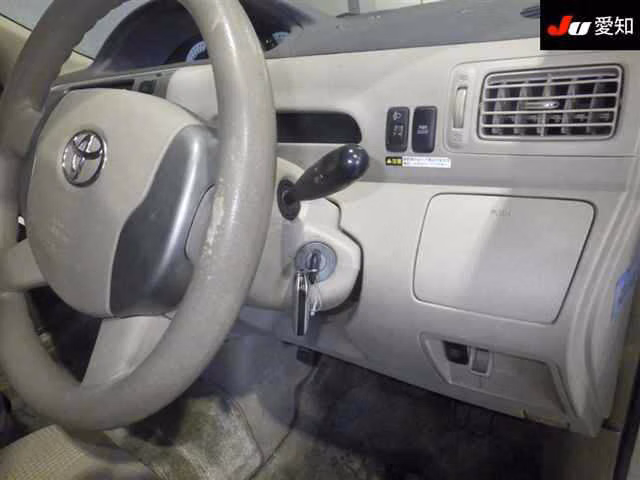 TOYOTA RAUM
