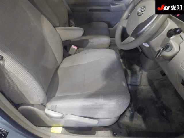 TOYOTA RAUM