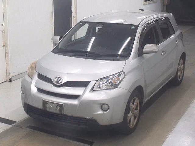 TOYOTA IST