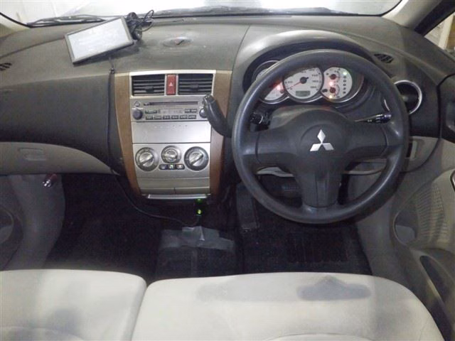 MITSUBISHI COLT