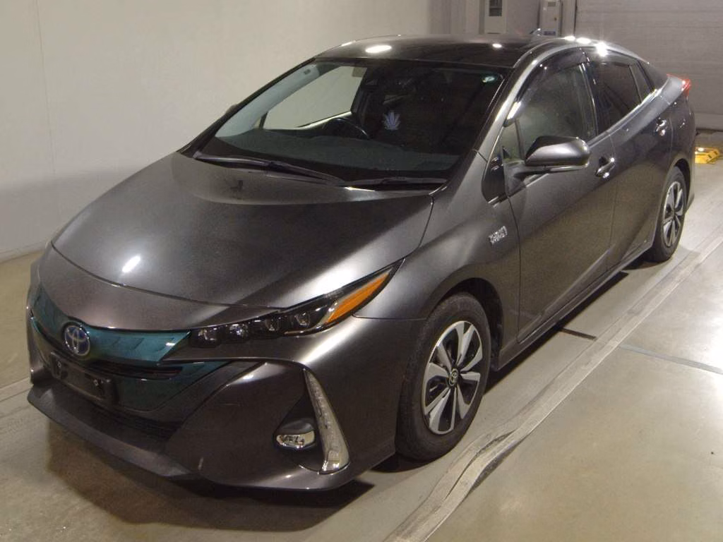 TOYOTA PRIUS PHV