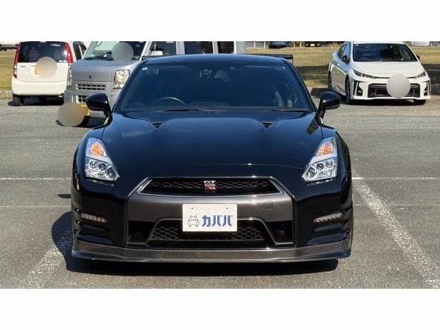NISSAN GT-R